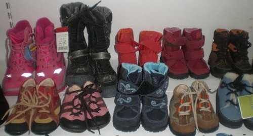 На Тернопільщині  – збір зимового взуття для дітей-сиріт