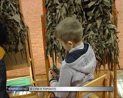 Сумські волонтери відправляють дитячі поробки в Торонто, щоб там розпродати на благодійному різдвяному аукціоні
