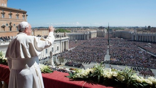У Ватикані в благодійній лотереї розіграють особисті подарунки Папі Римському