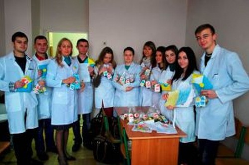 Студенти Тернопільського медуніверситету відмовились від кави, аби зігріти кіборгів