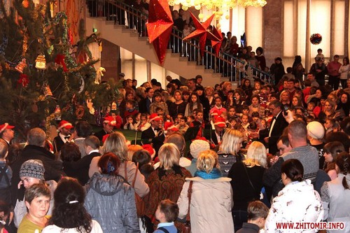 У житомирському театрі влаштували новорічне свято для дітей з особливими потребами