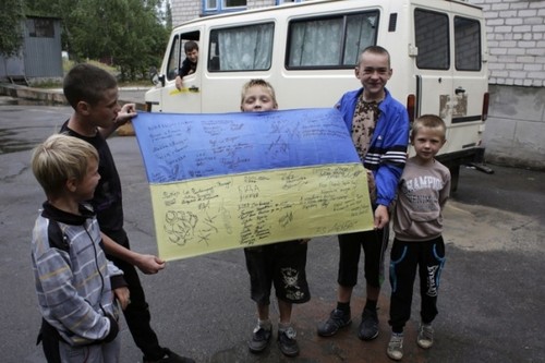 Майже 200 дітей-переселенців із зони АТО вирушили на канікули до Австрії