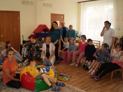 Київським реабілітаційним центрам, які взяли під опіку важкохворих дітей-переселенців, потрібна допомога